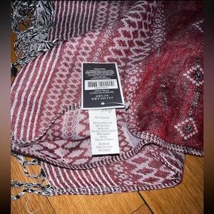 New west loop tassel scarf in red color
